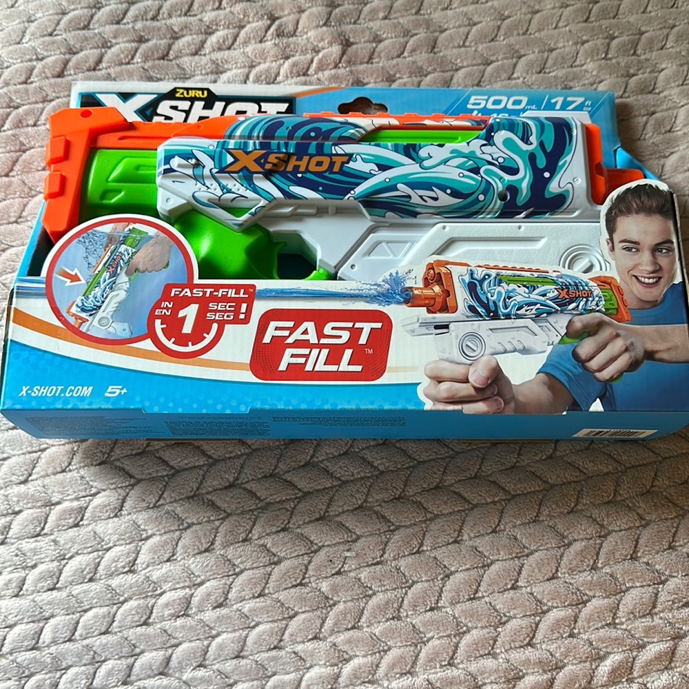 Zuru X Shot Skins Fast fill water gun 500mL 17fl is 1 sec refill brand new